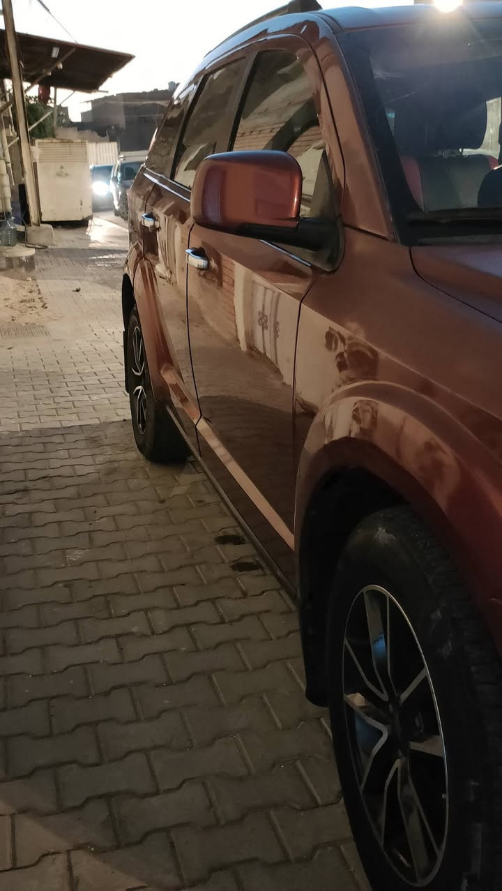 دوج حوراني مكينه 6سلندر3600المقاعد5 رقم بصرة بسمي كشنات جلد شاشه كبيرة حساسات خلفيه كامره هوك بلاد فتحت سقف بصمه تشغيل عن بعد الارضيه مدوشمه جلد كشنات جديده بيها تلبيسه قطعتين صبغ مدكر الامامي الايمن والبنيد للجماليه فقط ***********بي واتساب
