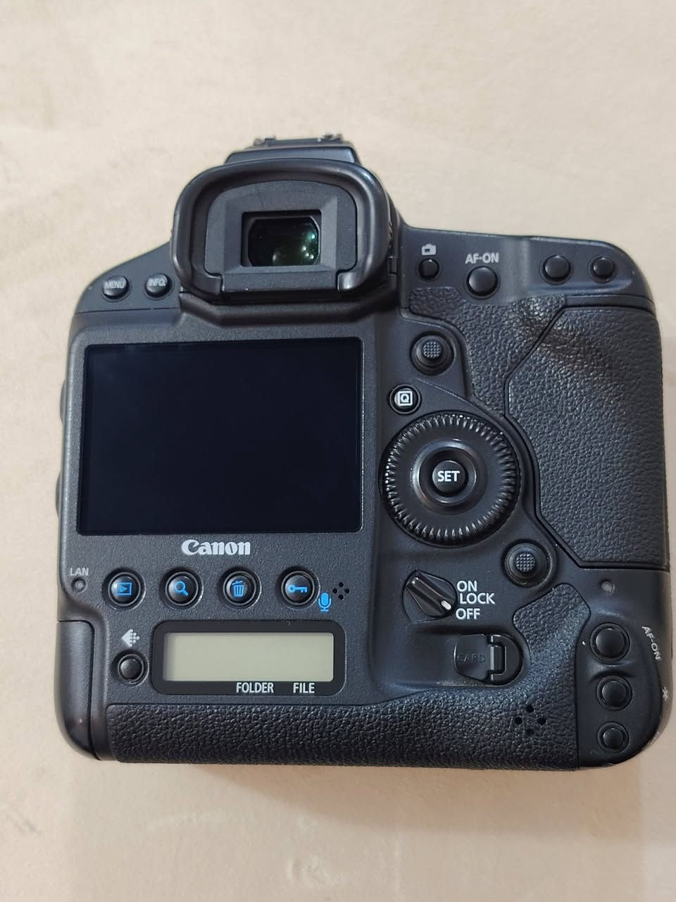 D1x
مارك 1 نظيفه جدا مع جميع الملحقات
سعر 12 وبيه مجال او مراوس بكاميرا كانون R6 مارك 2
ناصريه مركز مدينة
***********
