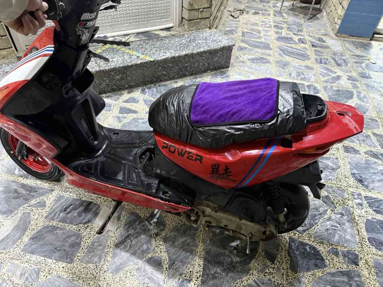 سلام عليكم دراجه ماكس ذعلب الدراجه هندر واحد مكينته حلوه الدراجه نضيفه الطياريه مالته موجوده بس مكسوره الدراجه عوزه بس باتري اشاير لايت كله شغال صالنصه رياضيه الدراجه اوراقه موجوده عدي منفيس المكان بغداد المعامل قرب حينصر السعر ٣٥٠مجال بصيط كلش متواجد خاص


**إذا كنت صاحب هذا الإعلان وتريد حذفه لأي سبب، رجاءا أرسل رسالة إلى الدعم الفني**