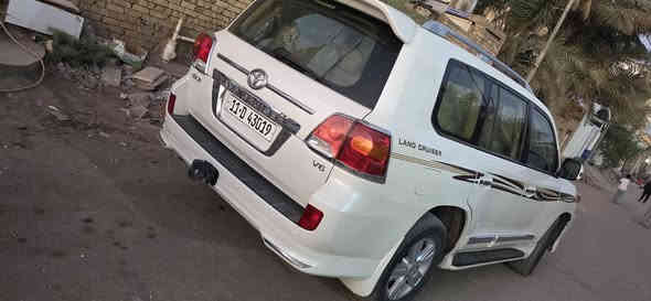 السلام عليكم 
لاندكروز جكساره ٢٠١٣ بريم فول مواصفات مكفوله عدى بارد بسيط كد ٤ اصابع
رقم بغداد انكليزي بأسمي
ماشيه 109 الف
للاستفسار ***********
ملاحظه غير متواجد على النت كوفة
