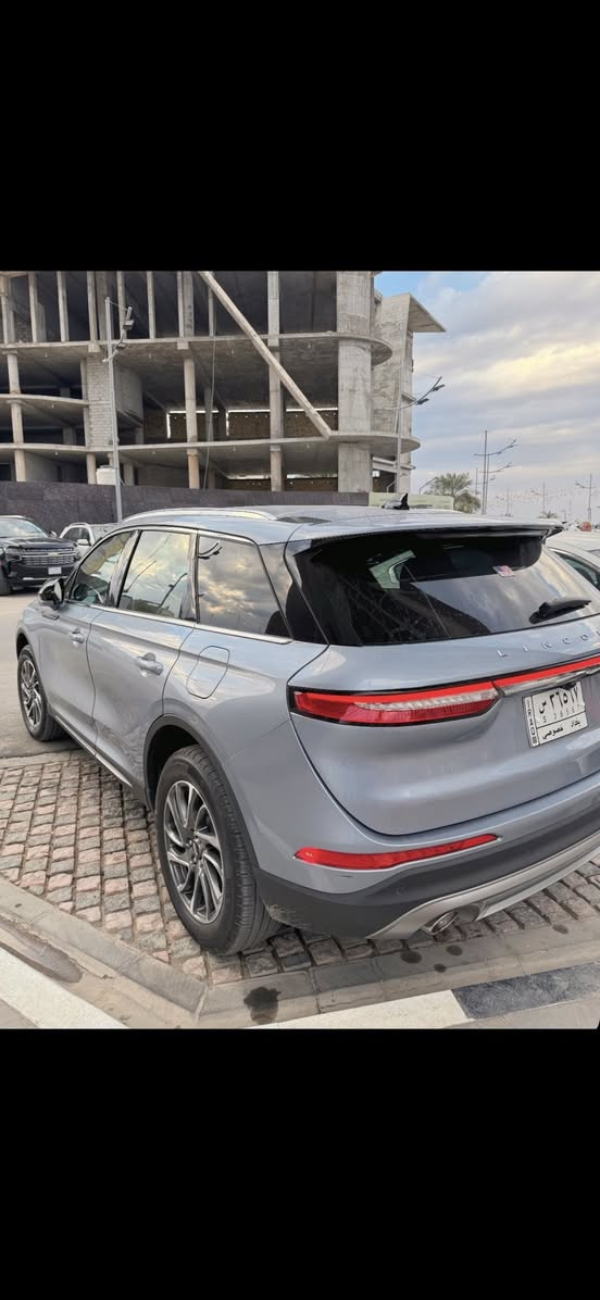 للبيع او مراوس بتاهو او كورلا حديث 
لينكون كورسير رقم بغداد موديل 2022

*الصناعه آمريكا تابعة الى شركة فورد 
السيارة اجت كفاله من امريكا بالعراق صار بيها ضربه رجعت ع بارد بتقنية PDR

مواصفات السياره 
* لون سمائي لامع 
*محرك 2000 تربو يولد 280حصان 
*نظام الحفاظ على المسار 
*نظام البريك العكسي 
*نظام جر العربات 
*نظام الثبات في المنعطفات 
*تعتيم تلقائي بالمرأه الوسطيه 
*تنبيه على الاشارات المروريه 
* حساس محيطي للسياره 
*رادار امامي 
*رادار جانبي 
*كاميرا 360 درجه 
*خمس وضعيات قياده 
*شاشه 10.1بوصه
*ماسحات جام ذكيه مستشعره للمطر
*مثبت سرعه 
*ميموري كشنات 3 اماكن خزن 
*منظومه هواء تلقائيه لتنقيه الهواء وازاله الروائح من داخل السيارة 
*تشغيل عن بعد 
*التحكم النشط في الضوضاء 
*بيبان فتح واغلاق كهربائي 
*28سماعه من شركة revel ال3d  ultima 
*تدفئه وتبريد الكشنات الاماميه 
*كشاف ضباب لد
*الدخول من الخارج للداخل كهربائي 
*نظام الترحيب بالاضائه 
*عزل السياره 
*مساعد اصطدام بريك تلقائي واكتشاف المشاه 
*نظام mykey 
*نظام تنبيه الطوارئ عند الاصطدام 
*دخول وتشغيل السياره بدون مفتاح عن طريق الرمز 
*استخدام الهاتف بمكان المفتاح 
* ماشيه 28 الف  الفقابل الزياده

للاستفسار ***********
