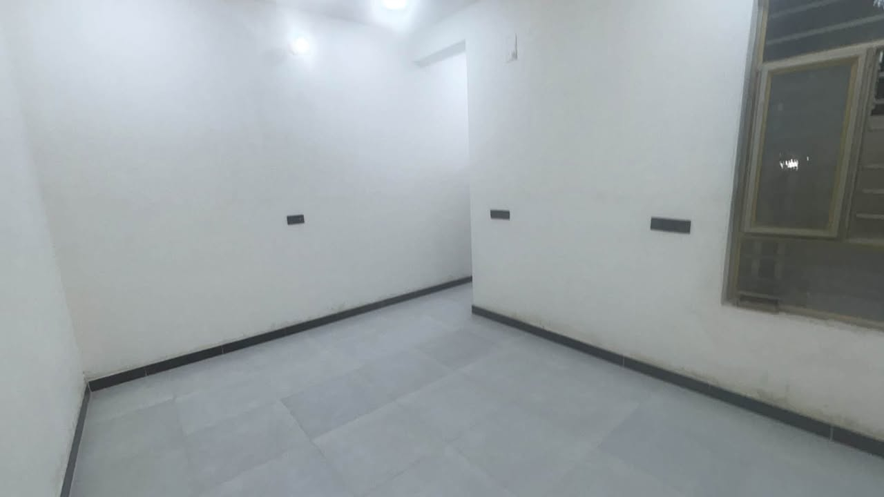 السلام عليكم. بيت 100 متر طابق ونص بناء حديث ودرجه واولى مستعجل على بيع نزلت السعر غرفين نوم ومطبخ معزول وهول داخلي حمامات 2 بيتونه جبيره السعرر 58 وبي مجال اصولي سند 25 ضهر الهزء قريب على مجمع. شارع تبليط مي كهرباءمجاري يرهم مقدمه 40.        ***********
