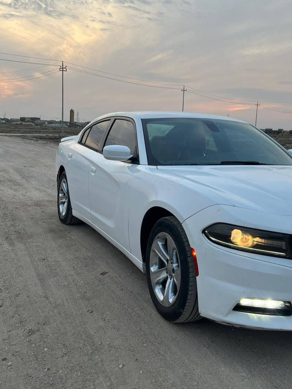 جارجر 16مرمز22  حره بدون رقم منفيست بسمي تترقم جميع المحافظات سياره جاهزه من طول  مكينه 3600 سته سلندر مكينه كير تبريد حداده لايت زنون كله جاهزه سياره بدون ايرباك بيه رشات صبغ تجميل السعر 152 بيه مجال بسيط مكاني ناصرية سوق الشيوخ ***********
