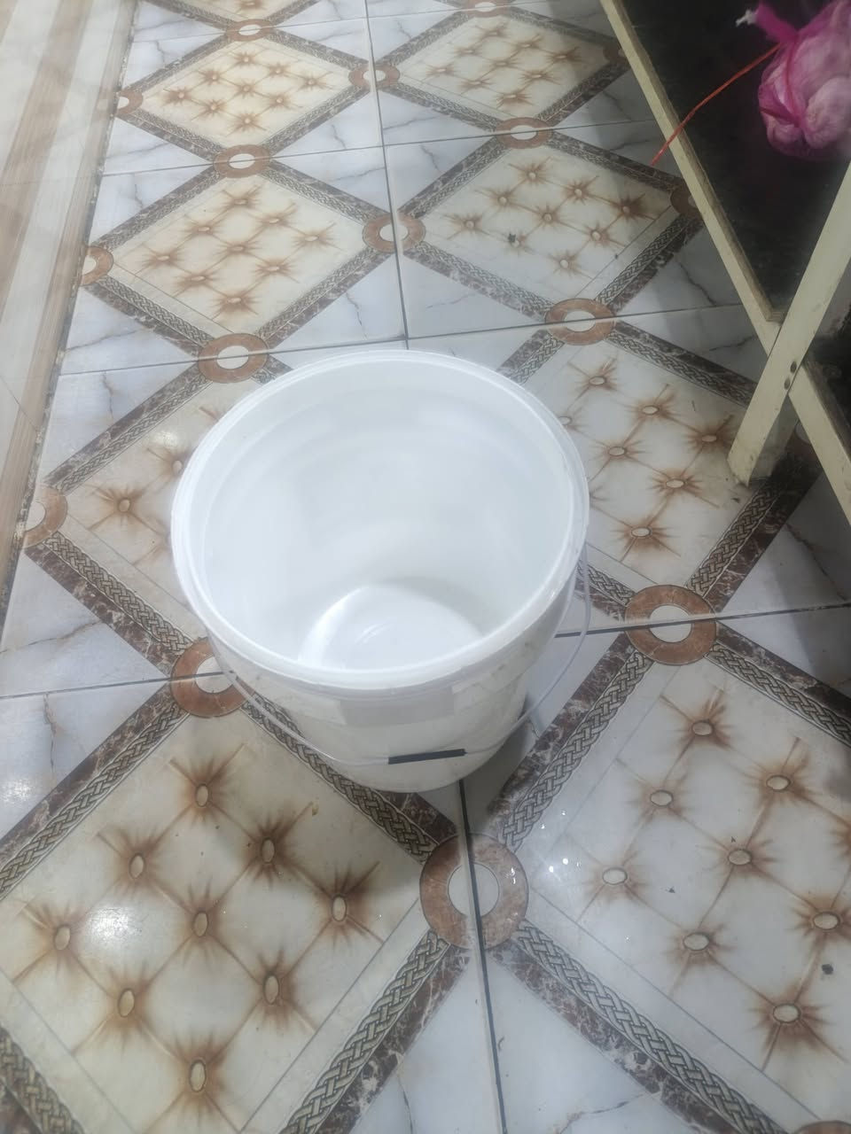 السلام عليكم ورحمة الله وبركاتة
يوجد سطل للبيع متوفر جمله ومفرد يأخذ كمليه 17kg
السعر
جمله.. 1000
مفرد.. 1500
خاص.. ***********
