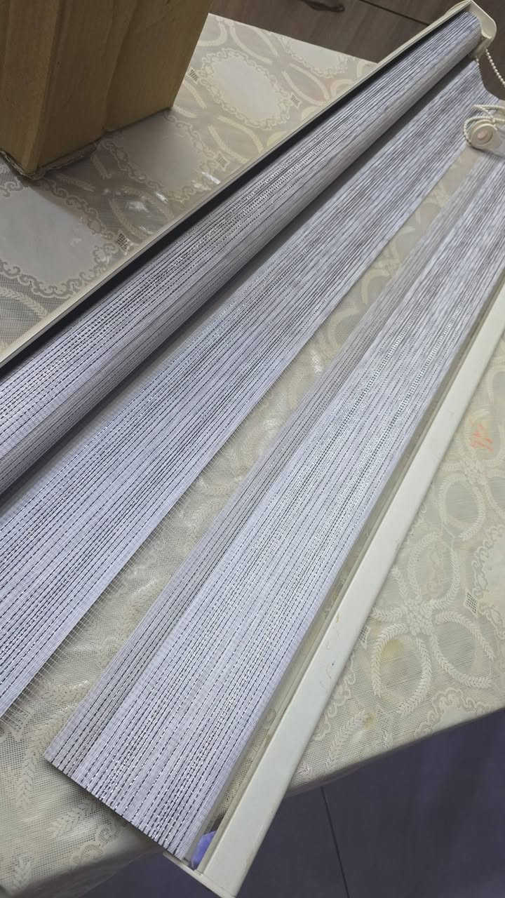 غراض للبيع 
طباخ ٧٥
ميز ٧٥
قلايه ٣٥
عصاره برتقال ٢٠
البردات عدد ٢ ب٣٠
ترمز كزاز ١٠
***********
