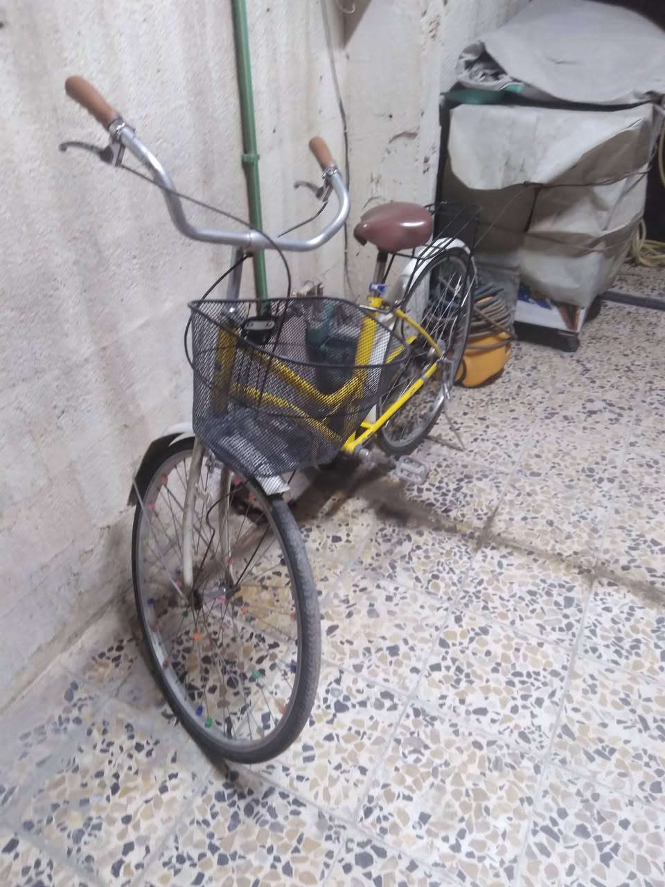 السلام عليكم بايسكل للبيع بناتي حجم ٢٦ مكان بغداد الصحة الدورة السعر ٧٠ وبي مجال
***********
