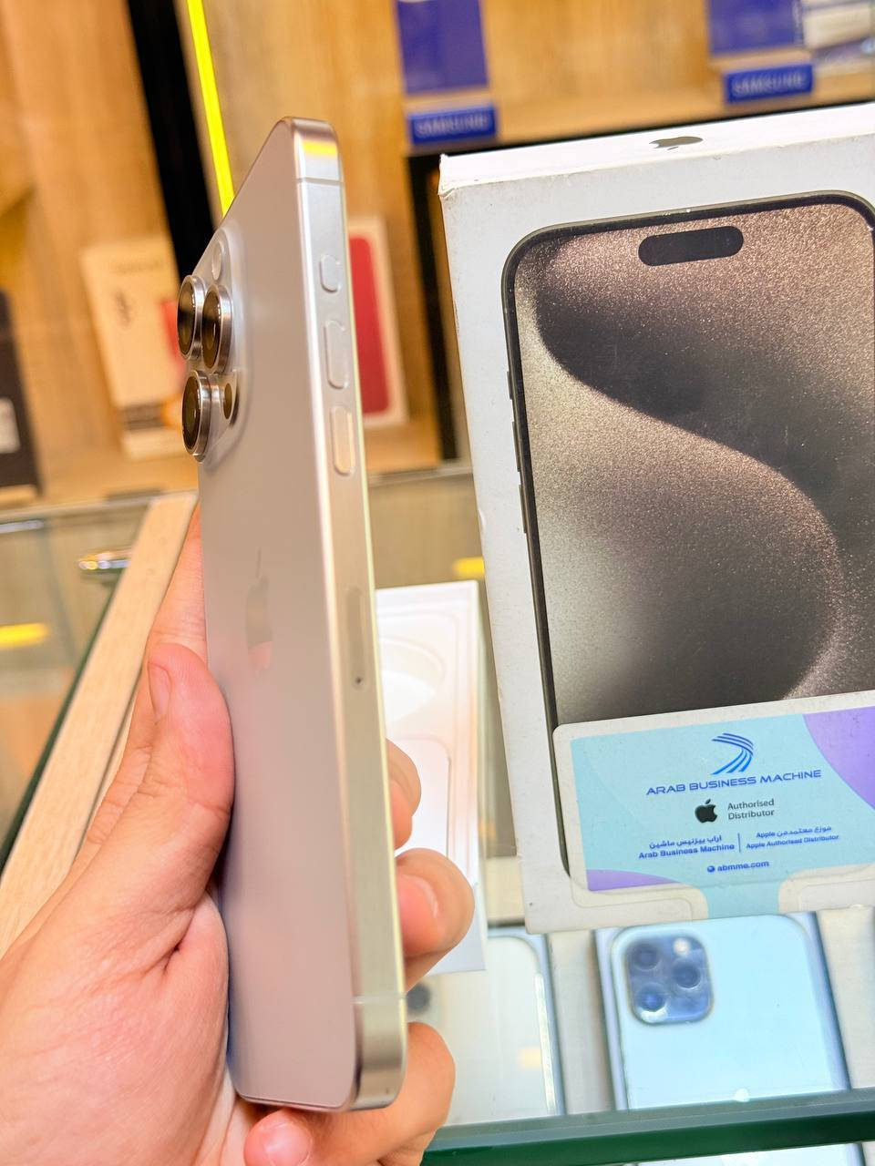 🛑🛑 تحديث الاسعار 🛑🛑
ايفون 15 بروماكس ذاكره 256 بطاريه 97 لون مميز عربي شرق اوسط ماستر جهاز نضافه 100‎%‎ كنما فاتحه بيدك من الكارتونه ممبدل بي شي وتر بروف عل حاسبه كله نورمل وبي ضمان 5 ايام فحص واستخدام مكاني بغداد البياع شارع 13 مركز الريس للموبايل
السعر مليون و50 الف
***********
