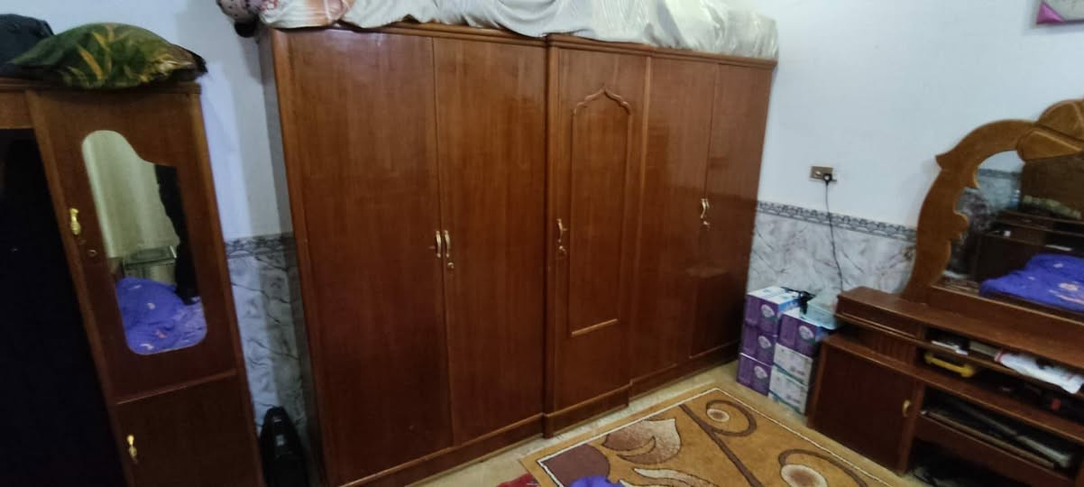 غرفه أخشاب للبيع نضيفه وقويه السعر ٧٠٠ العنوان حي المعلمين القديم شارع المصلحة الرقم /*********** عمارة, ميسان
