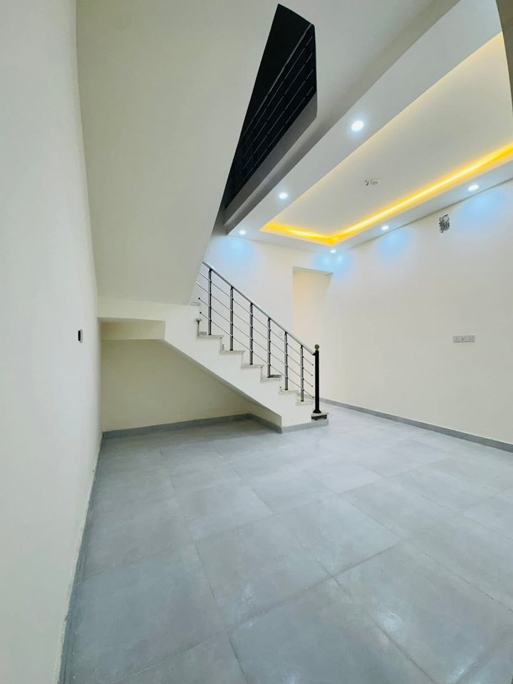 مشتمل في حي الغدير مساحة ١٠٠ متر مقابل دور السياسيين ضهر الوجه بناء جديد كونكريت للبيع للاستفسار ***********
***********
