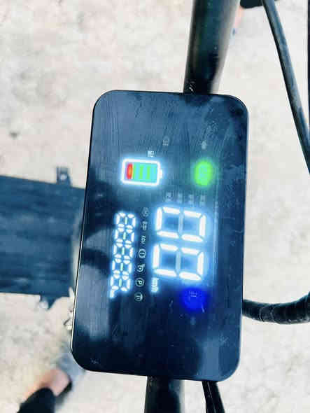 سلام عليكم دراجه شحن حجم 14بطاريات ماصار سبوع من بدلتهن كهربائيات كلها شغاله مثل ماتشوف بالصوره سعره 200 وبي مجال مكاني ديالى دلي عباس سراجق. ***********متواجد فقط وتساب.
