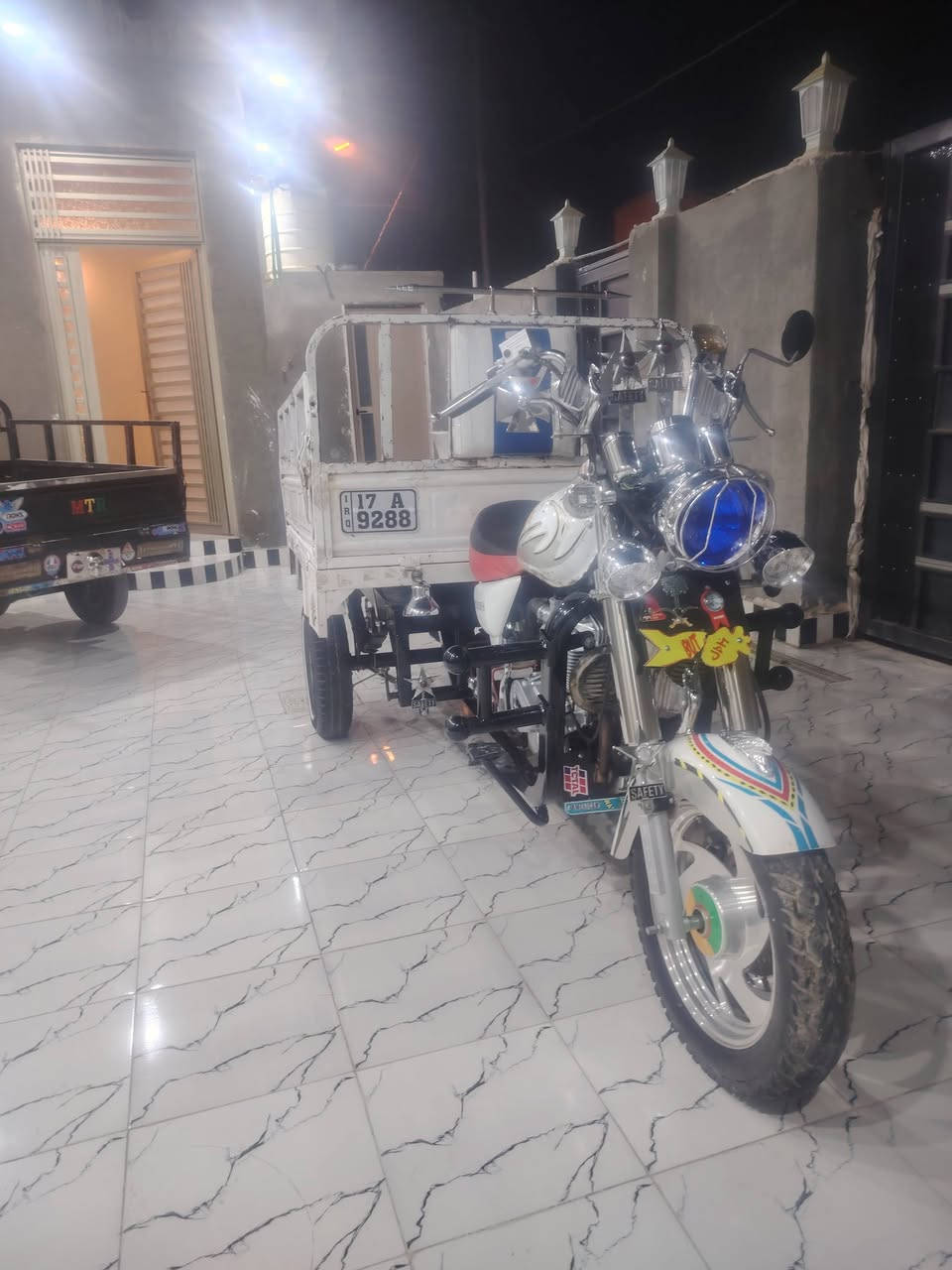 السلام عليكم ستوته للبيع موديل 2007 تعمير كله جديد المكان رميثه السعر على الخاص ***********
