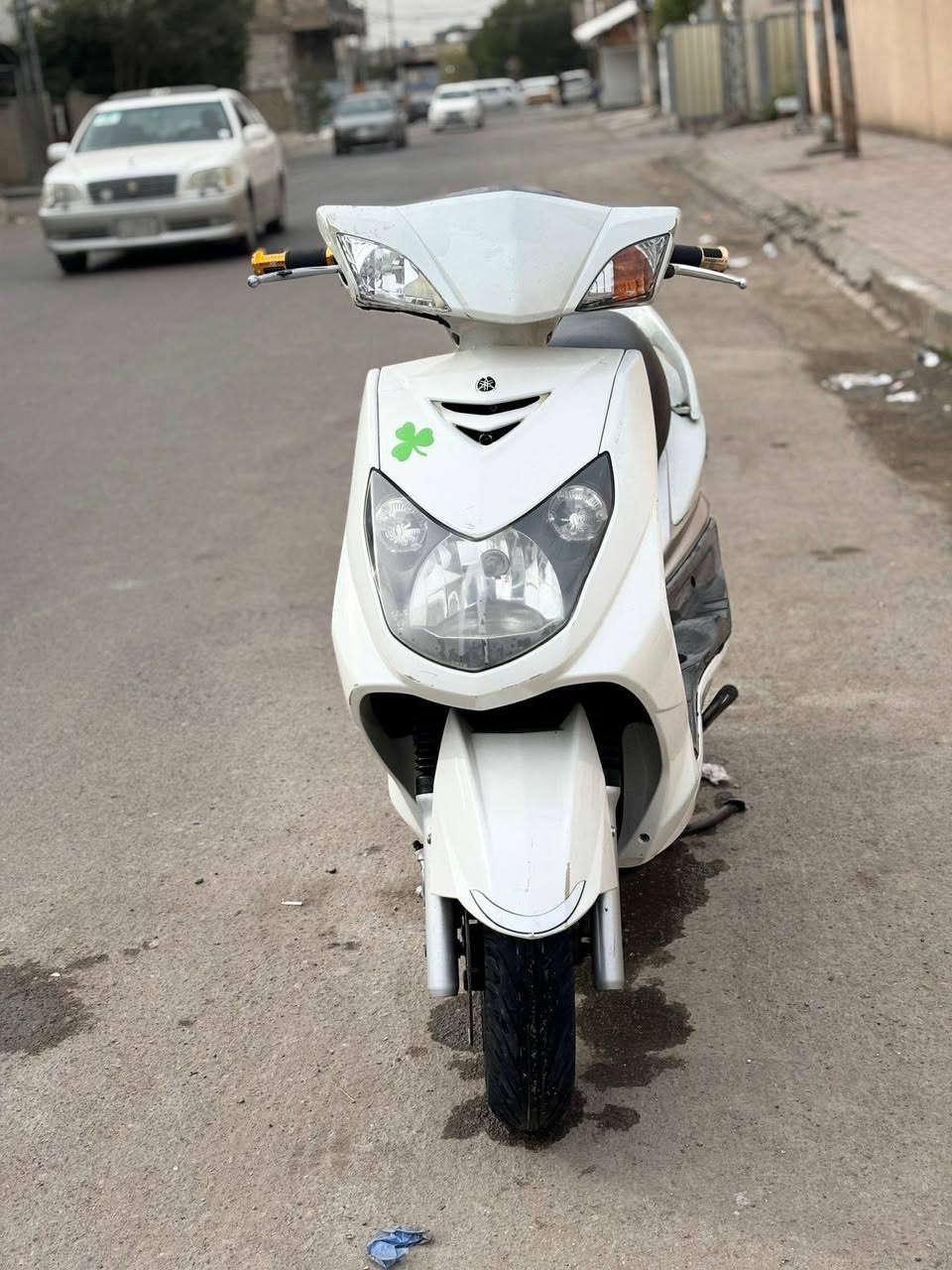 السلام عليكم
سكنس فحل نوزل خطين للبيع 
الدراجه صارله اسبوع من نازله من الرمبه وبيه تزويدات مال رمبه جايه بيه مثل الصالنصه رياضي بلاديه ام الكاتم ويدات مونستر 
الدراجه كهربائياته كله شغال اضويه اشاير 
بس الطوافه مال بانزين 
الفيشه فالته وماعدي وكت اسويه
الدراجه ختم واحد ومكفوله كفاله عامه من محرك ونضوح وتبخير 
و النوزل بلاديه مال رمبه
والدراجه مليانه املاح 
مكان بغداد البياع 
للتواصل ***********
