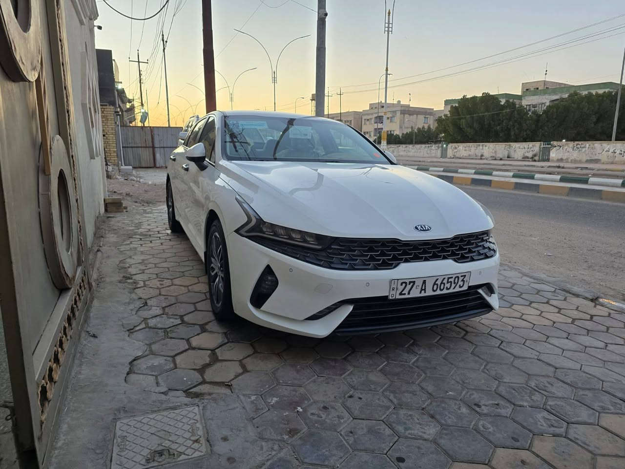 السلام عليكم كي فايف 2021 خليجي رقم ذي قار الجديد ماشيه 108 قابله للزيادة السياره بيه بارد باب السايق فقط ورصعه بسيطه بالجاملغ الخلفي السعر 180 رقمي ***********
ملاحظه بيع او مراوس بسيراتو 2024 مكان السياره ذي قار مركز وغير متواجد على النت
