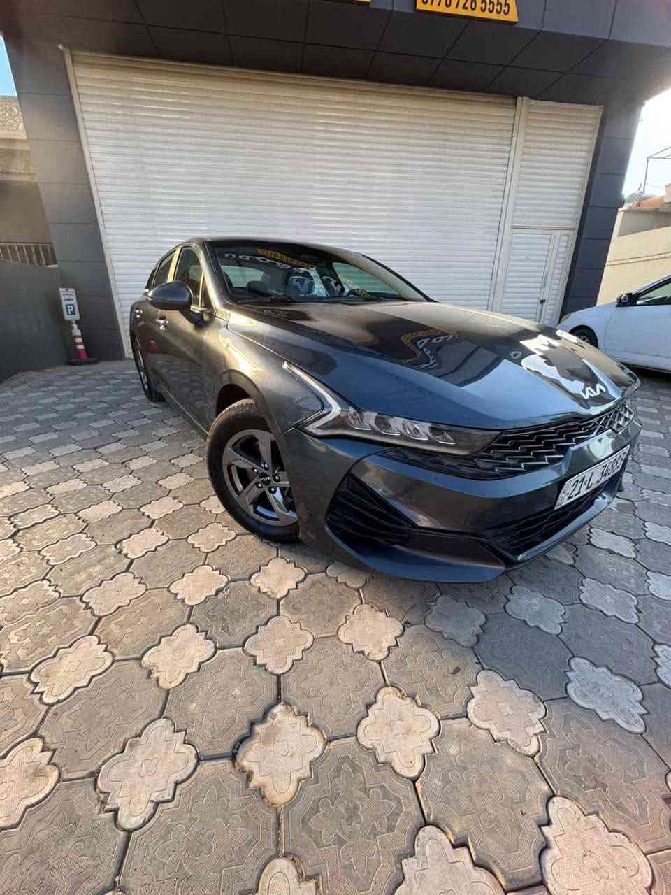 السعر ١٤٥ وبيه مجال…كي فايف موديل ٢٠٢٢ رقم سليمانيه بأسمي تحويل وكاله مواصفات معروفه.حادثهه جدا بسيط.تبريد ثلج صدر امامي خلفي جديد صور الحادث والسونار مرفق بالصور مكان السيارة حي اور قرب جامع الفردوس 
***********
