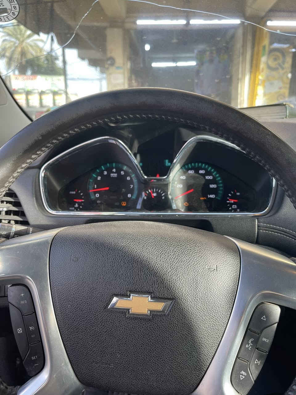 شوفرليت ترافس 2016 للبيع السياره نضيفه ما متعوبه بوضع الشركه حداديه نضيفه كير محرك نضيف حادثها جاملغ بدون دواخل ***********
