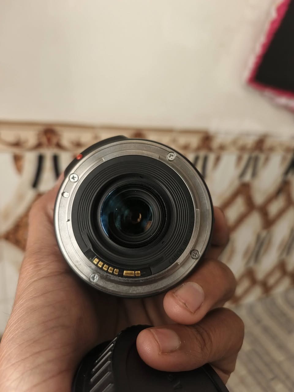 سلام عليكم

عدسة كانون 24 105 الرنك الفضي عدسة كلش نظيفة كامله مثل ما تشوفون 
صورتها صافية كلش 
سعرها 350وبيها مجال  
مكاني كربلاء ***********
