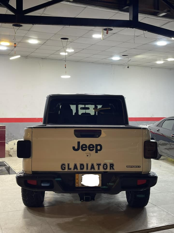 السلام عليكم

بيع مستعجل سعر مناسب بدون مراوس 

جيب كلاديتور 2021

مكفوله من الصبغ والتبديل والايرباك

كير محرك كفاله 

مواصفات معروفه 

السقف قابل للازاله تلث قطع فايبر كلاس

ماشيه 53 

رقم بغداد دولي هزه ورقم جديد

السياره مصروف عليها هواي وجاهزه على اخر حبه 

وبالخير عالي ياخذها 

مكاني كربلاء 

***********
