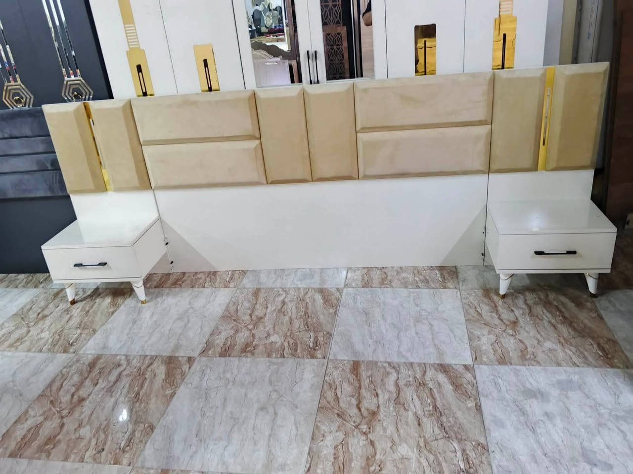 ٥ قطعه سعر ٤٥٠ بيها مجال
العنده غراض للبيع راسلوني *********** او اتصال ع رقم داخل محافظه كركوك
