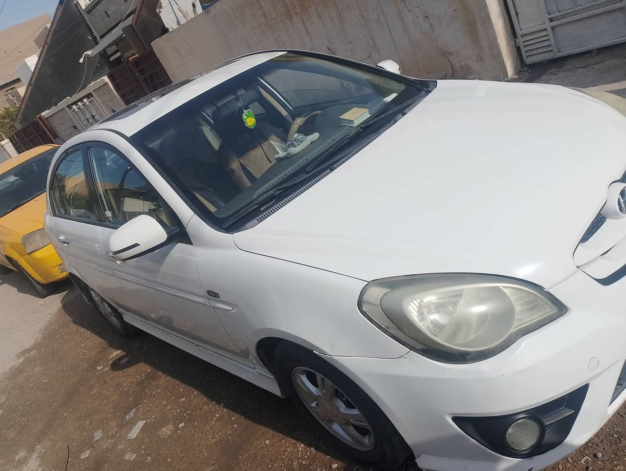 اكسنت موديل ١١ بغداد الماني بيها شبر بارد باب السايق ***********
