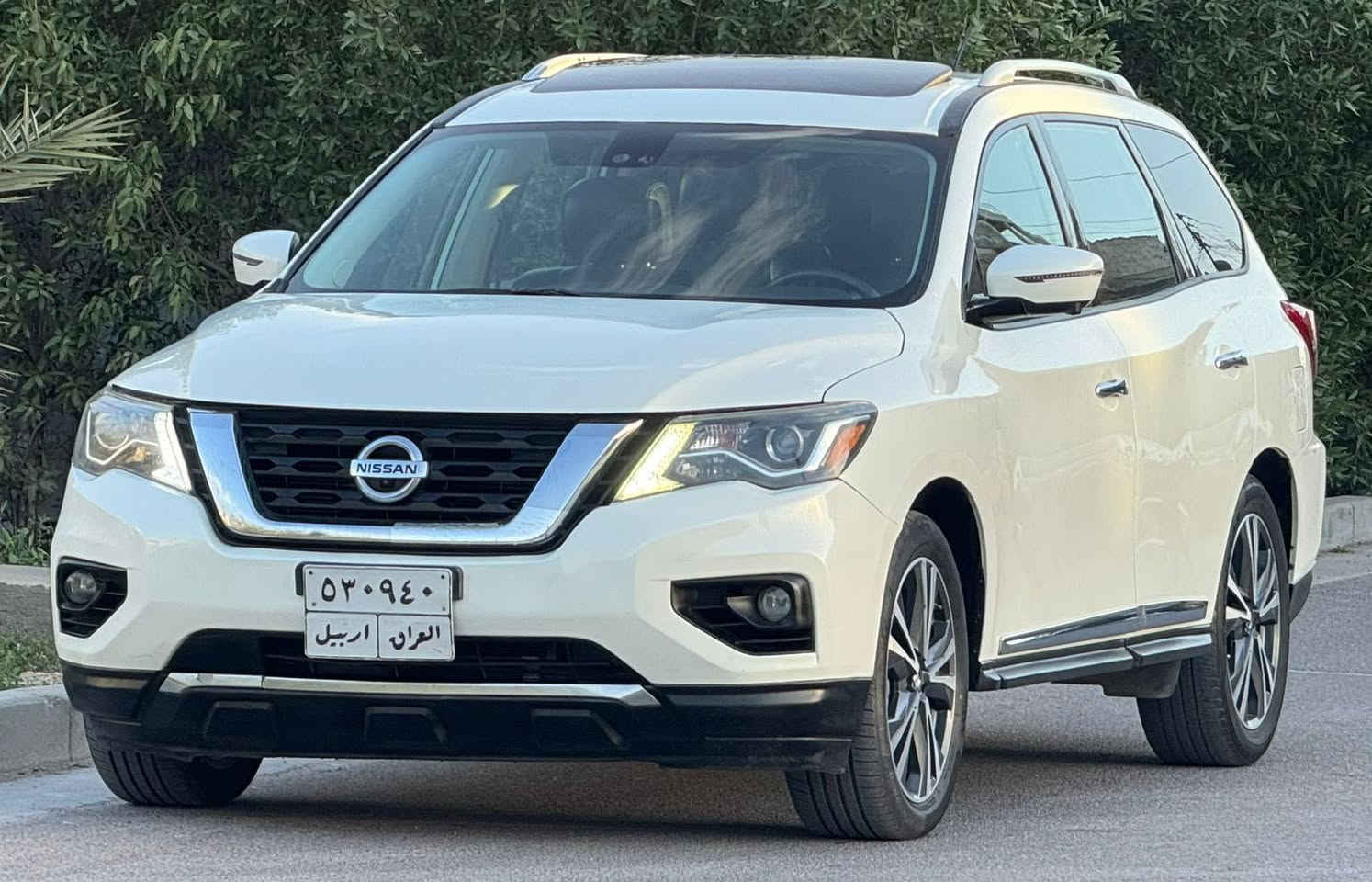 السلام عليكم نيسان بافندر موديل 2018 وارد امريكي حادثهه جاملغ وبنيد فول واصفات للاخير شنو الي ابالك من مواصفات بيهه مكينه 6 سلندر السياره جاهزه من كلشي السعر 120 ورقه صافي عليهه 9 ورقات غرامه مروريه وره المشتري السعر قفل وترهم مراوس للاتصال *********** مكاني الدوره حي الصحه
