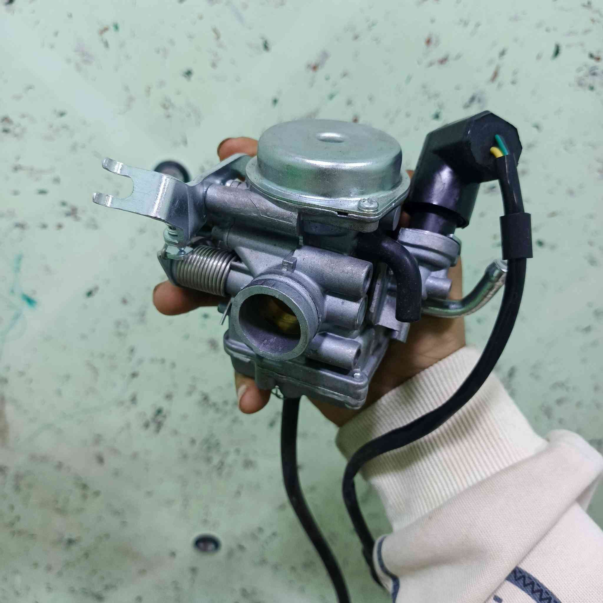 سلام عليكم كابريتر ماكس جديده مامستخدمه 20
ودبل مال ماكس بلادي سعره 10

الموقع البصره قبله رقم لواساب ***********
