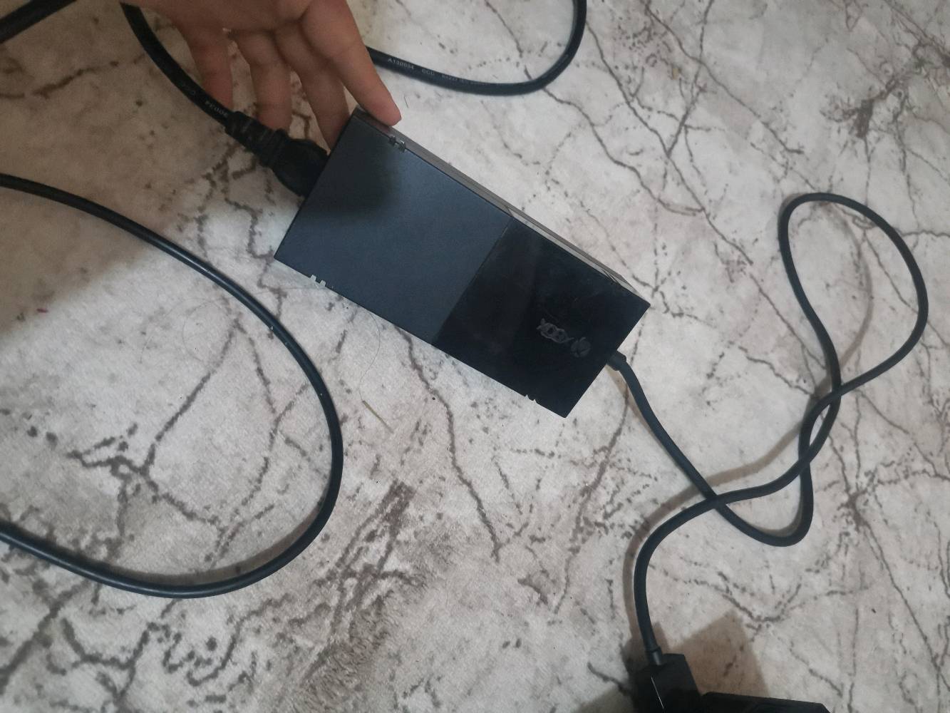 سلام عليكم هاذة اكس بوكس 1 مستخدم قليل ب110 وتوصيل موجود  5 للشركة يعني المجموع كله 115 وي توصيل اقسم بالله اخذتة ب130 ماصار شهر إلى يريدة يراسلني خاص  وبي يدتين