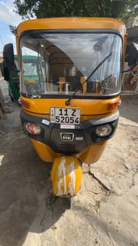 تكتك 21للبيع مابيه اي نقص تراي زيرو بس دوسه الوره شويه بيه خياس وباقي ...