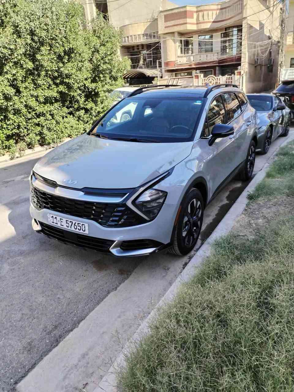كيا سبورتج موديل 2023اكس لاين  امريكي رقم بغداد
فول فول مواصفات اعلى فئة بانوراما 
وارد امريكي حادث
لون سموك مميز
 حافت البنيد بدون تبديل ليبل واحد  بدون ارباك 

مواصفاتها :-
1. محرك 2500 
2. كير 8 نمر
3. ماشية 40 ميل
4. بانوراما
5 كامره 
5. بصمة : تشغيل - ابواب - صندوك
6. صندوك كهرباء
7. شاشة كبيرة على طول الدشبول دجتل كامل 
8. كيجات الكترونية متغيرة حسب الوضعيات
9. انظمة القيادة : سبورت - سمارت - نورمال
10. كشنات جلد اسود بقلاوه
11. كراسي كهرباء فول تحكم 
12. اضواء ترحيب عند الاقتراب مع ترحيب داخلي عند الصعود او المغادرة
13. شحن وايرليس
14. كشنات تدفئة ومنافذ تايب سي عدد 3 مع 2 في الكشنات ومنفذ يو اس بي ومنفذ جداحة
15. هاند بريك بصمة
16. اوتو هولد
18. فول رادارات امامية وخلفية وجانبية
19. تحديد مسار ذكي
20. قيادة أليه ذكية
21. نقطة عمياء
22. كروز سرعة
23. وتدفئة كشنات مع تدفئة ستيرن
24. سستم صوت هارمان كاردون 
27 وضعيه تغير صوت المحرك
28. اشاير بالمري
29. تشغيل عن بعد
30. شاشة لمس متغيرة لتحكم الميديا او لتبريد
31. ستيرن فول تحكمات
السياره مواصفات فول 1/1
للبيع  فقط

رقم صاحب سيارة ***********
