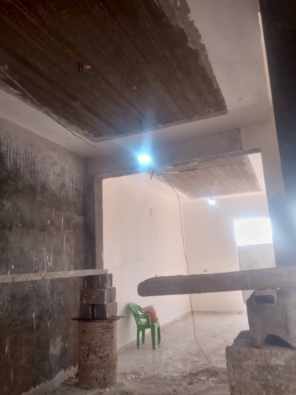 عمل.  اسمنت.  بورك.   اسود ابيض 
جص فني.   جص عادي. سقفوف.
نثر.   كادر. متوفر.   عمل مساطر 
***********
