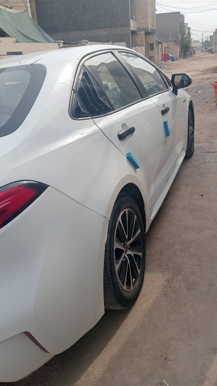 السلام عليكم عندي كورلا هايبرد موديل 2023 بٱسمي ماشيه 77 السعر 132 وبيهه مجال والسونار كدامك مرفق ويه الصور مابيهه اي نقص جاهزه برغي ممفتوح بيهه بالمحرك والحداديه الدوره قرب كليه الهادي للاتصال *********** وبيهه مجال شي بسيط .... احمد
