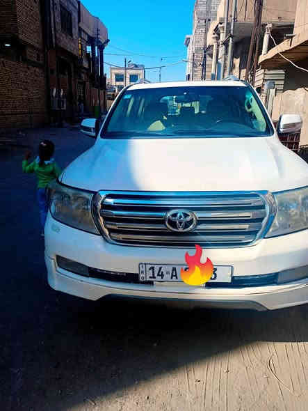 السلام عليكم
لاند كروز فكسارة ٢٠٠٩ مكفولة من التجية والضربة بيهه مكانات صبغ فقط وافحص وين متريد رقم بصرة دولي باسمي رقم مميز
مكينه وكير بالجيس ٨ سلندر جدا نظيفات
السعر ٢٧٥ وبيهه مجال للشراي 
مكاني البصرة الهارثة
***********
