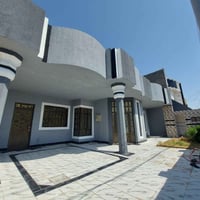 الصقلاوية حي الشهداء • ٣٠٠م ركن • بيت طابق واحد