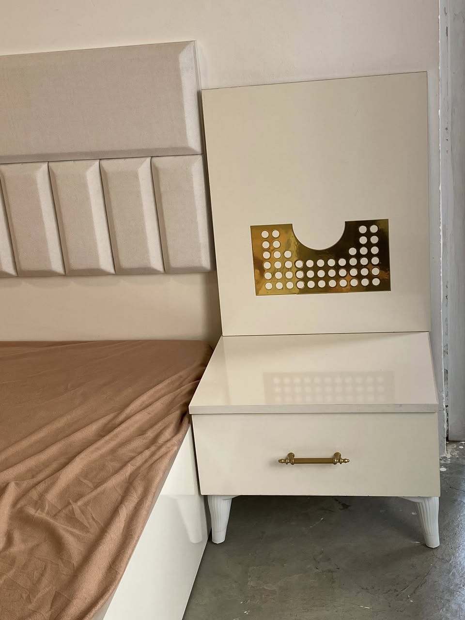 غرفة نوم للبيع نضيف لوك مستعمل 5 اشهر
سعر 550
رقمي ***********
