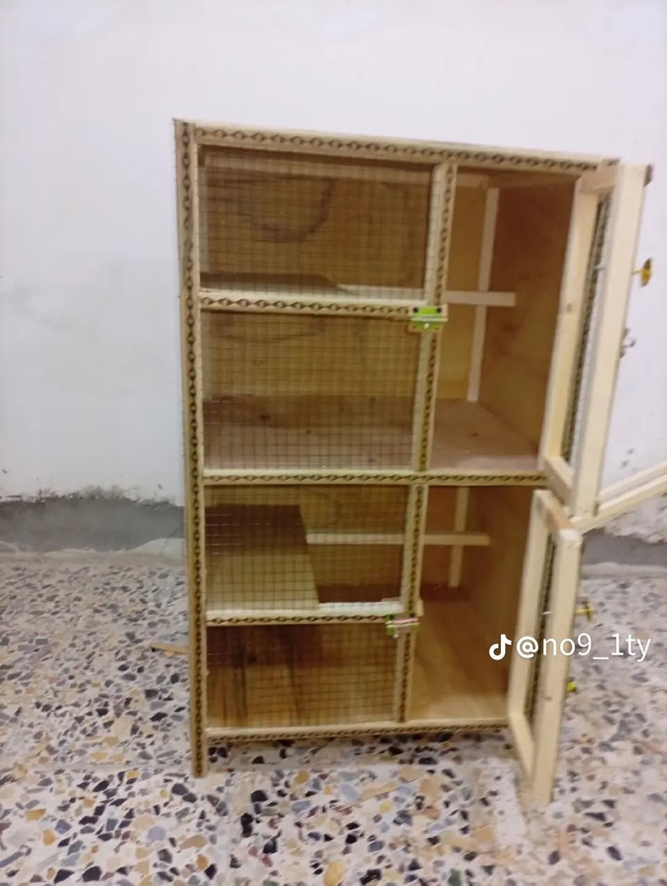 نجاره البصره زبير توصيل داخل بصره عمل جميع اقفاص وخانات وكشوانيت واجهيات. بصره زبير ***********
