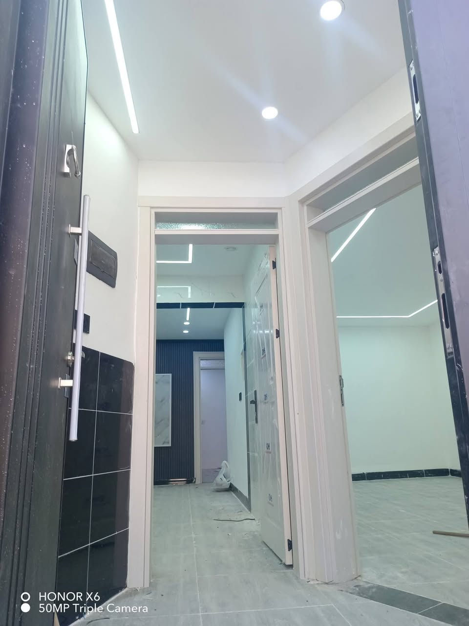 رقم الاعلان 2252
#دارللبيع 200م فول مواصفات 
كركوك بنجاعلي خلف المستوصف قريب سرق
#مكونات (غرفتين نوم وهول ومطبخ وصحيات وكراج سيارة وحديقة)
فول خدمات
فرع عريض
فرع تبليط
فول سيراميك
سقف مغربي
نظام دكت
#سعر 65مليون و بي مجال
☎️*********** واتساب
☎️*********** فايبر
#مكتب_ازاد_للعقار
