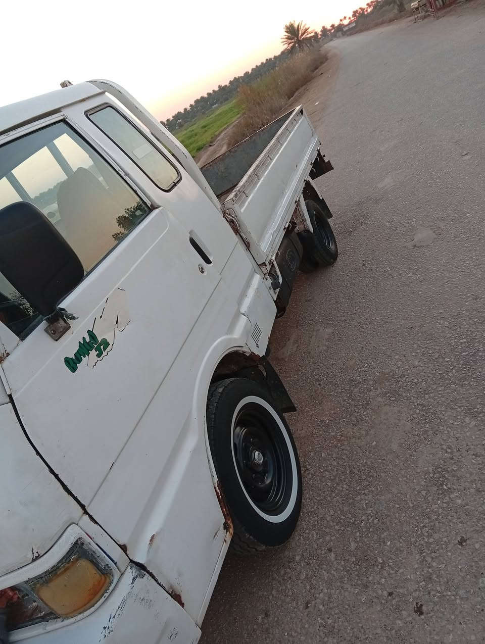 السلام عليكم كيا بنجو موديل97مكفول كير محرك وكسن وشاصي غير متواجد على الفيس***********سعر58 وبيها مجال
