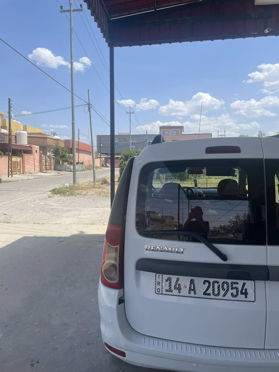 2012 بدون صبخ سياره كيرو و مكينه شرت سياره رقم البصرة السيارة مشروعوتني  سيارة كلش نضيف   سياره رقم و سنوية جديد  هزة جديد سعر 60 مجال  رقم تلفون *********** واتساب
