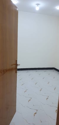 شارع المعلم • ٢ غرف • سطح خاص