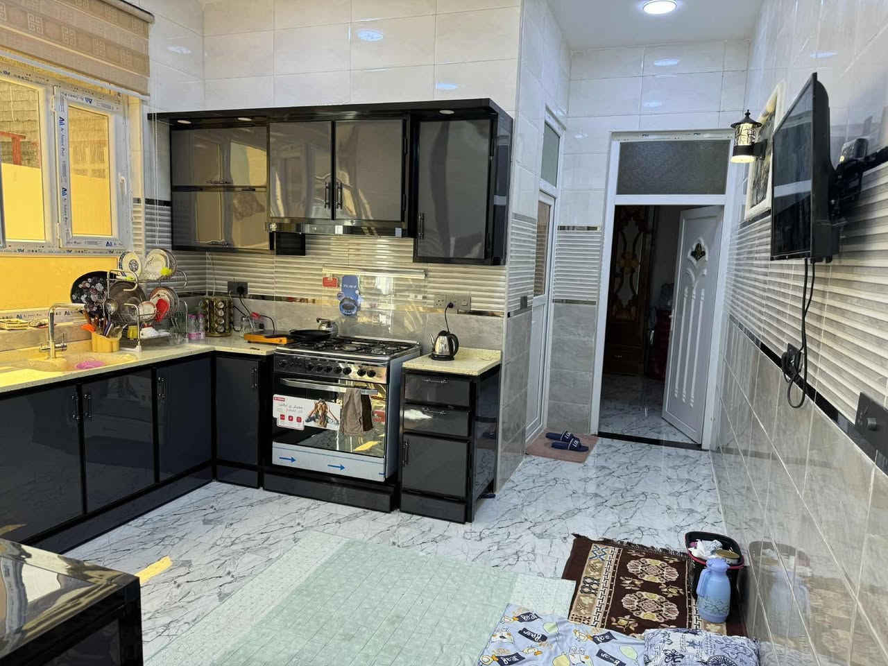 السلام عليكم ورحمة الله وبركاته
من رخصت الادمن المحترم 

دار للبيع المساحه 110 متر بناء حديث درجه اولا
وبشراف هندسي من الاساس الى التسليم خريطه حلوه وحديثه 
يتكون من استقبال و. حولي. و. مطبخ. و. غرفتين نوم 2️⃣ و. حمامات صحيات اثنين 2️⃣ 
العنوان بغداد الراشديه مركز الناحيه قرب البحيره 
الاستفسار الاتصال *********** ويتساب فقط او راسلنا على الصفحه متواجده 24 ساعه
