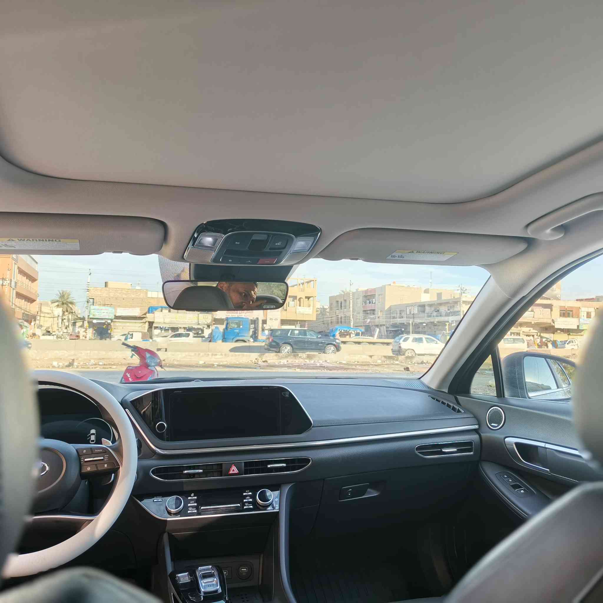 ‏سلام عليكم
‏للبيع فقط بدون مراوس
‏السيارة جديده بمعنى الكلمه 
‏سوناتا 2023 ليمتد هايبرد واحد على واحد اعلى فئه
‏  HYPER LIMITED VIP بلسوناتا
‏صرف البانزين انسا التفويله 50لتر تمشيك 950كلم 
‏ماشيه 23الف حاليا
‏حادث السياره فقط بارد PDR الجاملغ الخلفي الايسر بدون صبغ 
‏وبيهه قطعتين كلير بدون حادث من امريكا الجاملغ الخلفي الايمن والباب 
‏ومرقم بغداد 
‏المواصفات :
‏مكينه 2000 هايبرد
‏اعلى فئه
‏رادار امامي
‏رادار جانبي
‏رادار خلفي
‏حساسات امامي + خلفيه
‏بنوراما
‏سماعات سستم بوس
‏داتو شو يعرض عل الجامه الاماميه 
‏خمس كامرات محيطيه 360 درجه
‏تدفئه وتبريد المقاعد الاماميه
‏مقاعد كهربائيه وخزن ميموري
‏تدفئه الستيرن
‏قياده ذاتيه
‏توقف ذاتي عند الاقتراب
‏اشاير بلمري
‏قطعتين تبريد
‏شاحن لاسلكي
‏لد زنون بلادي
‏بردات خلفيه
‏طي المري عند الرجوع
‏وضعيات القياده /ايكو / كومفورت /سمارت /سبورت تشغيل عن بعد
‏تتقدم وترجع عن طريق البصمه
‏وبعد بيه هواي مواصفات ممذكوره  
‏لايت ذكي 
‏وماسحات اوتو  
‏السياره موجوده بغداد 
‏السعر   197 
‏للاستفسار اكثر اتصل عل الرقم 
‏***********
‏
