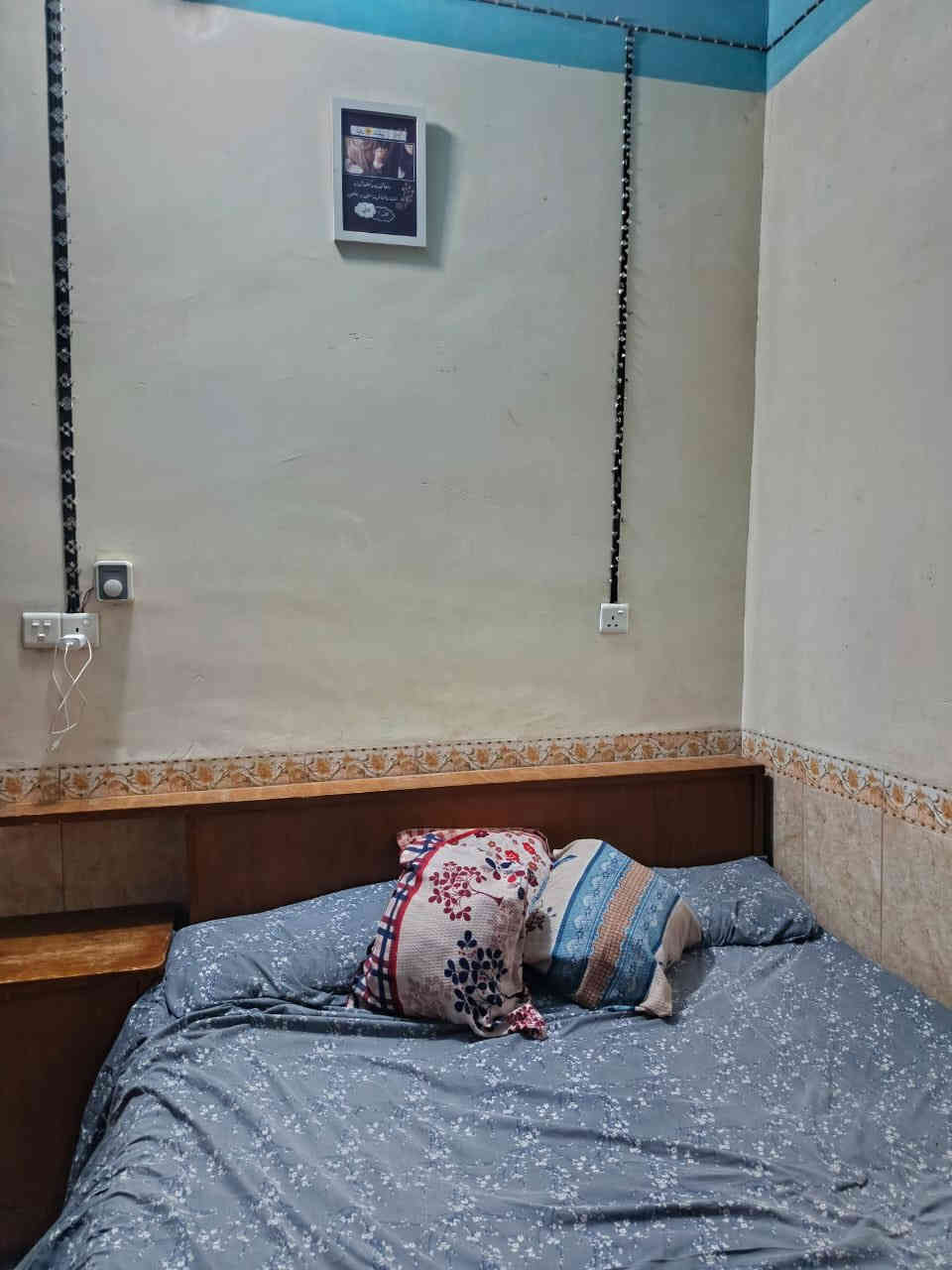 بيت للبيع طابو صرف  المساحه 100م طابقين بناء طابوك الموقع حي الشهيد المحراب يحتوي الطابق الاول على غرفه وصاله واستقبال ومطبخ وصحيات ويحتوي الطابق الثاني على غرفتين 
وصاله وصحيات السعر 105 مليون قابل للتفاوض للأستفسار مراجعه مكتب التعارف مقابل رشيد العامري او الأتصال ع الرقم ***********
