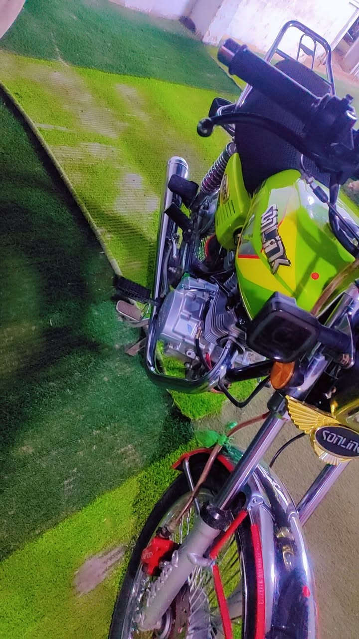 السلام عليكم دراجه تايكر اللبيع 24 وراق كامله سعره 600وبيه مجال رقم الاتصال ***********
