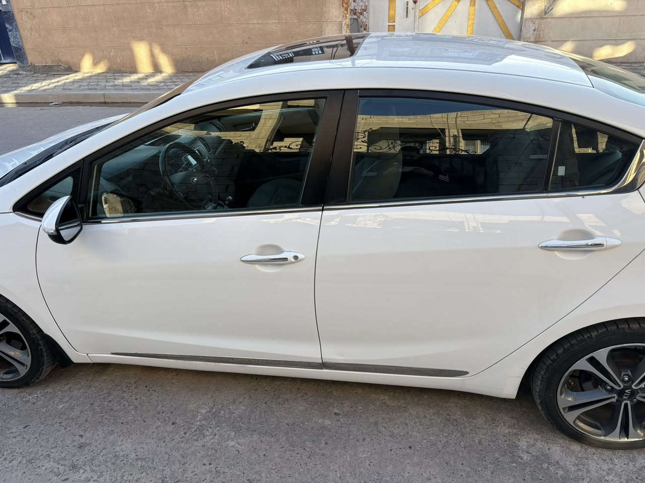 السلام عليكم
سيراتو للبيع ٢٠١٣
بصمه
فتحه
مري شفط
تبريد قطعتين
حساسات امامي خلفي
الصبغ جوه باب السايق فقط
والبارد شي بسيط جدا بالجاملغ الامامي
السونار بالتعليقات
السعر ١٣٠$
العنوان تكريت : ***********
