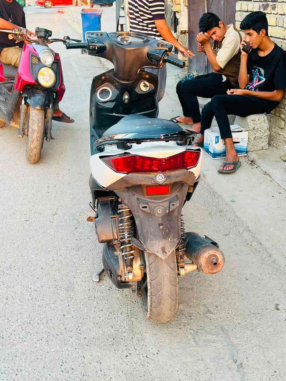 سلام عليكم سكنس لد لبيع دراجه كفر اصلي مكينه ما مفتوحه بيها صطره بل بستم العنون بغداد مدينة الصدر *********** السعر 450بيها مجال حك الجيه
