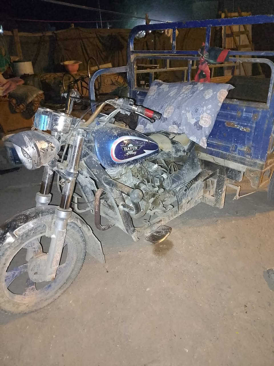 سلام عليكم سوته دايون للبيع موديل 20 اوراق أصولي مكاني كربلاء حي العسكري  الستوته كامت وبدلت روله وبوش وبستم وماشتغلت يمكن بيه سنتر السعر 850وبيه مجال الشراي اخلي على راسي يدلل ***********
