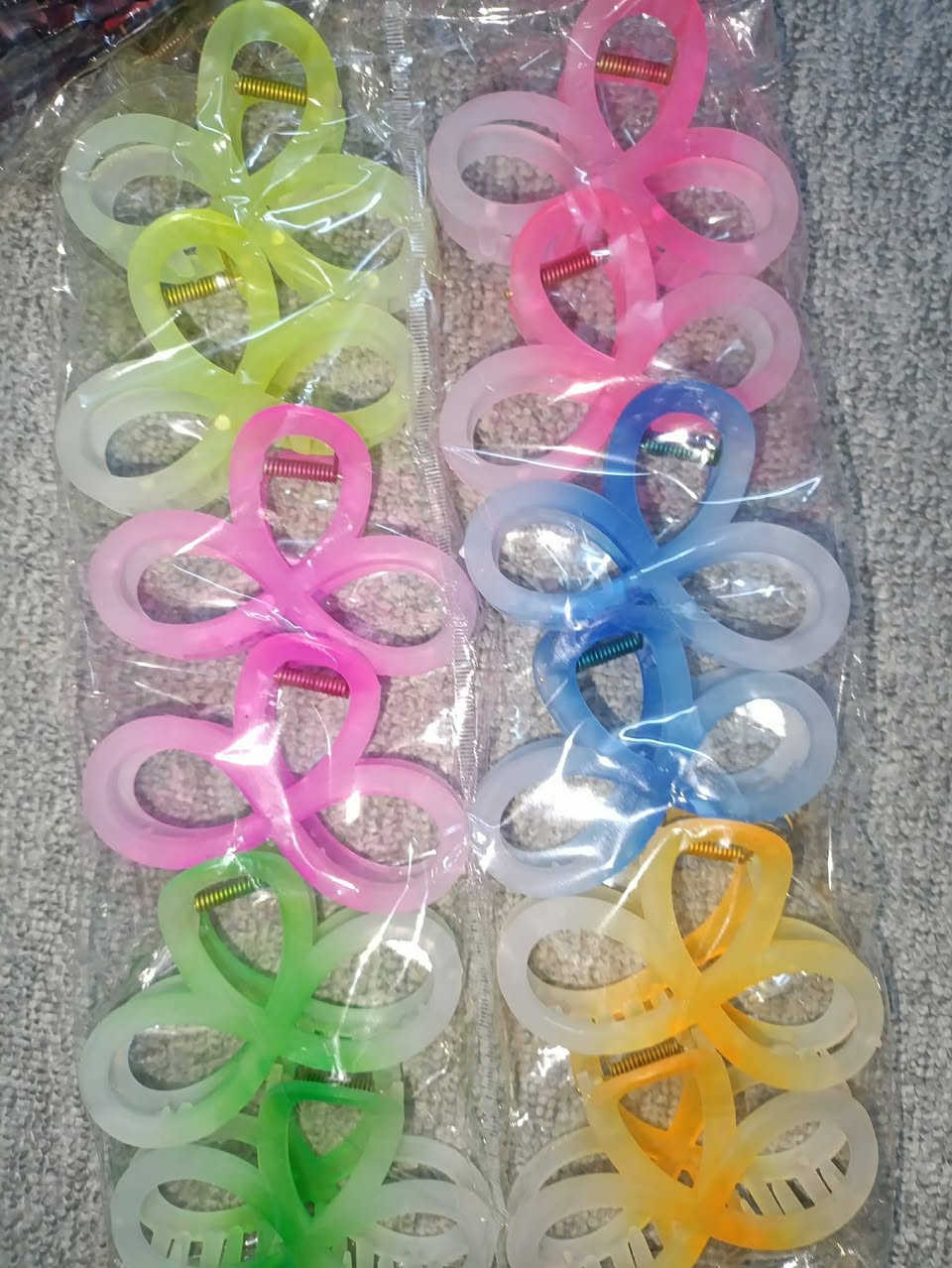 جوملە و موفرەد بەردەسته
سعری دەرزەنی تەنها به 3000 دینار 
گەیاندن هەیە 
***********
