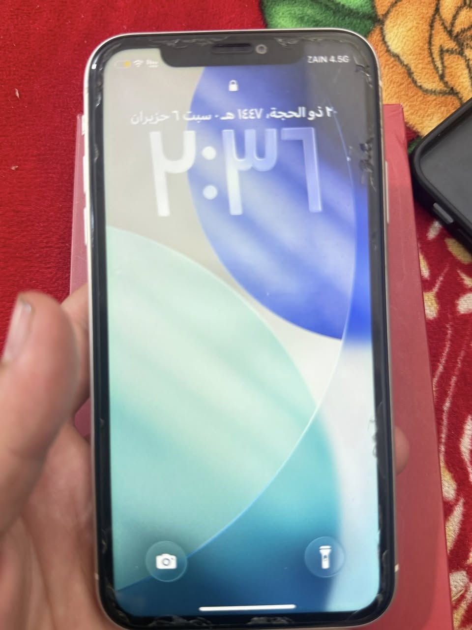 آيفون ١١عادي للبيع الجهاز مكفول ما مبدل بي اي قطعه دبل شريحه كلشي شغال بي بطاريه ٦٧.الخدوش الي مبينه تره بل لزكه الشاشه مابيها شخط.. سعر الجهاز ٢٥٠بي مجال الرقم(***********)
