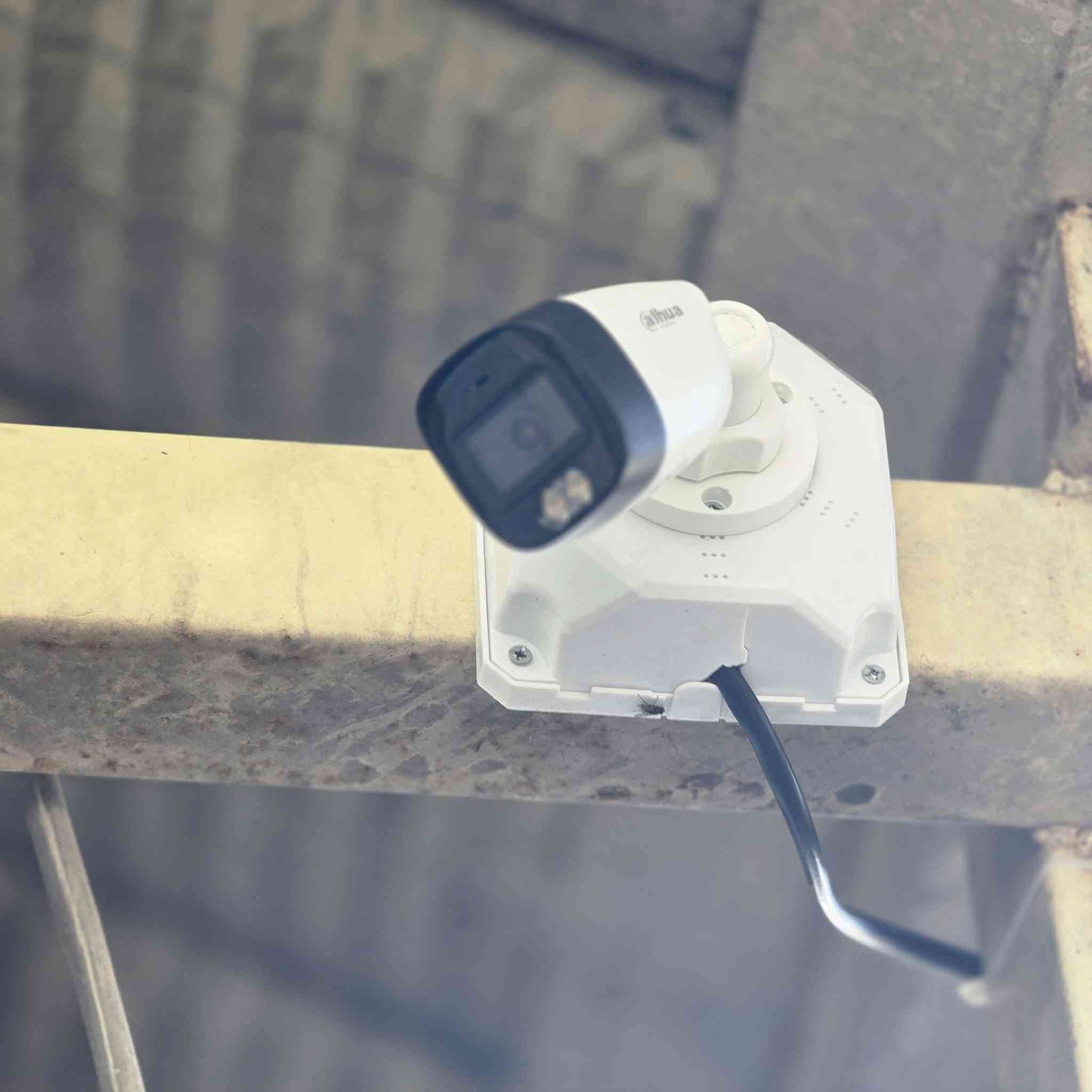 يالله....والحمدلله
تم بفضل الله . تنصيب منظومة كاميرات دهوا عدد 8 
بدقة 2mp 
في ناحية أبو صيدا /ديالى 
***********
***********
