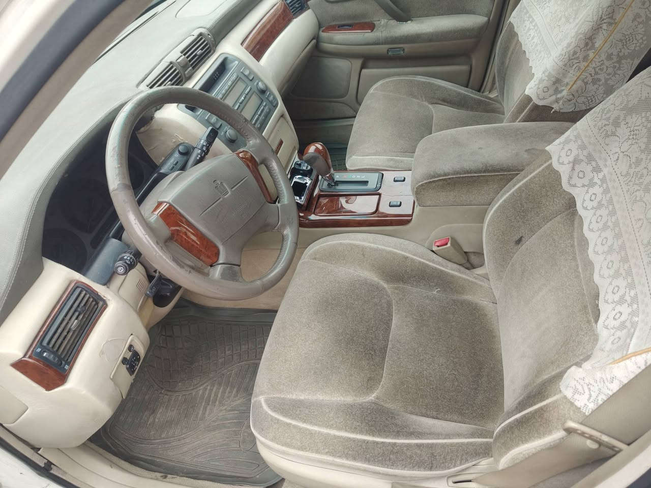 السلام عليكم سياره جنون قصه شنطه حداديه محرك وقير محرك 2000@موديل 2001 المكان ,***********
