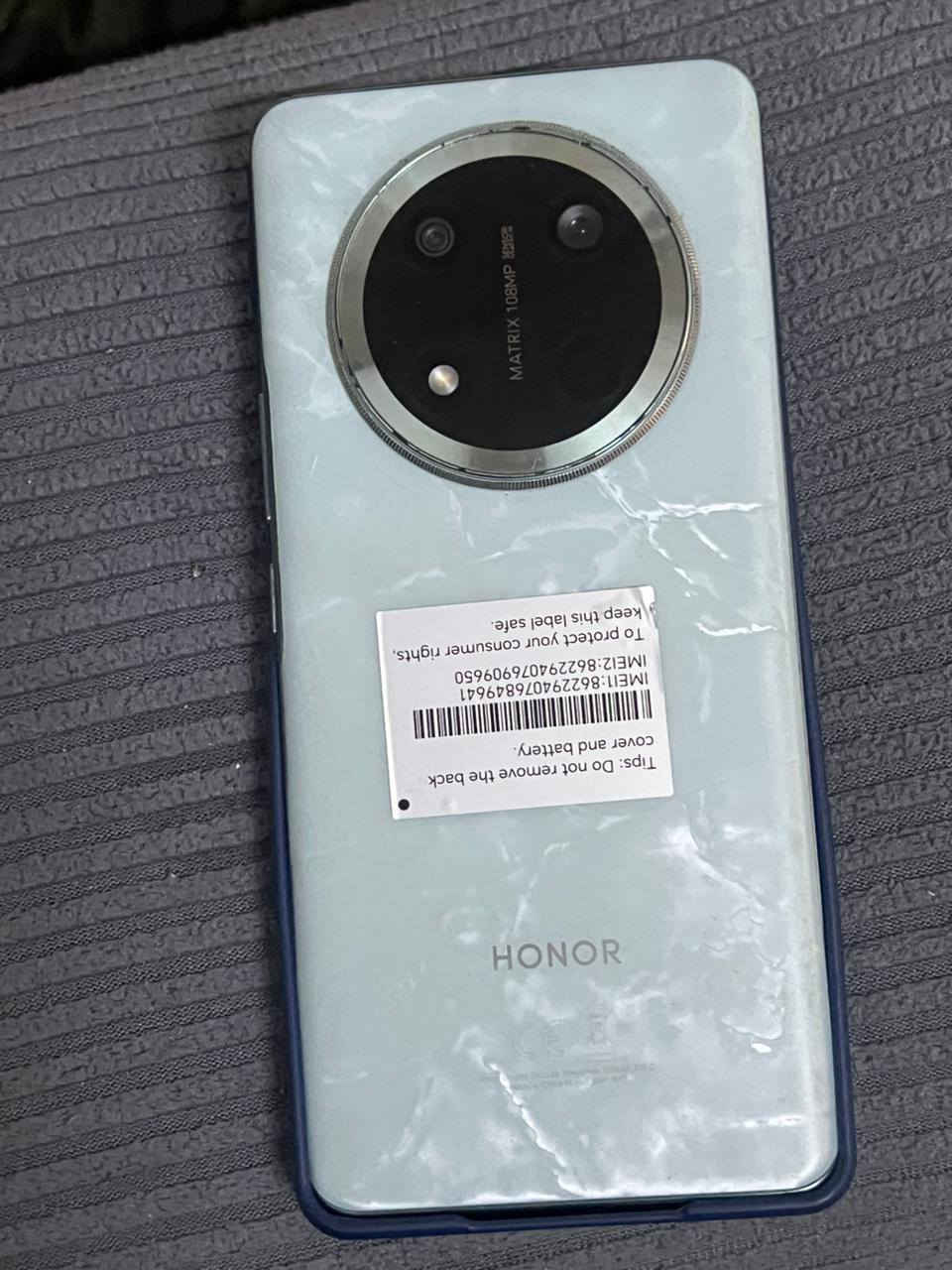 هونر X9C جهاز اخو الجديد بس كارتونه وياه ذاكره 256 عشوائية 12+12  بيه نقطه سوده وكسر شعرايه ابينه السعر 170  مكاني بغداد البياع ***********

